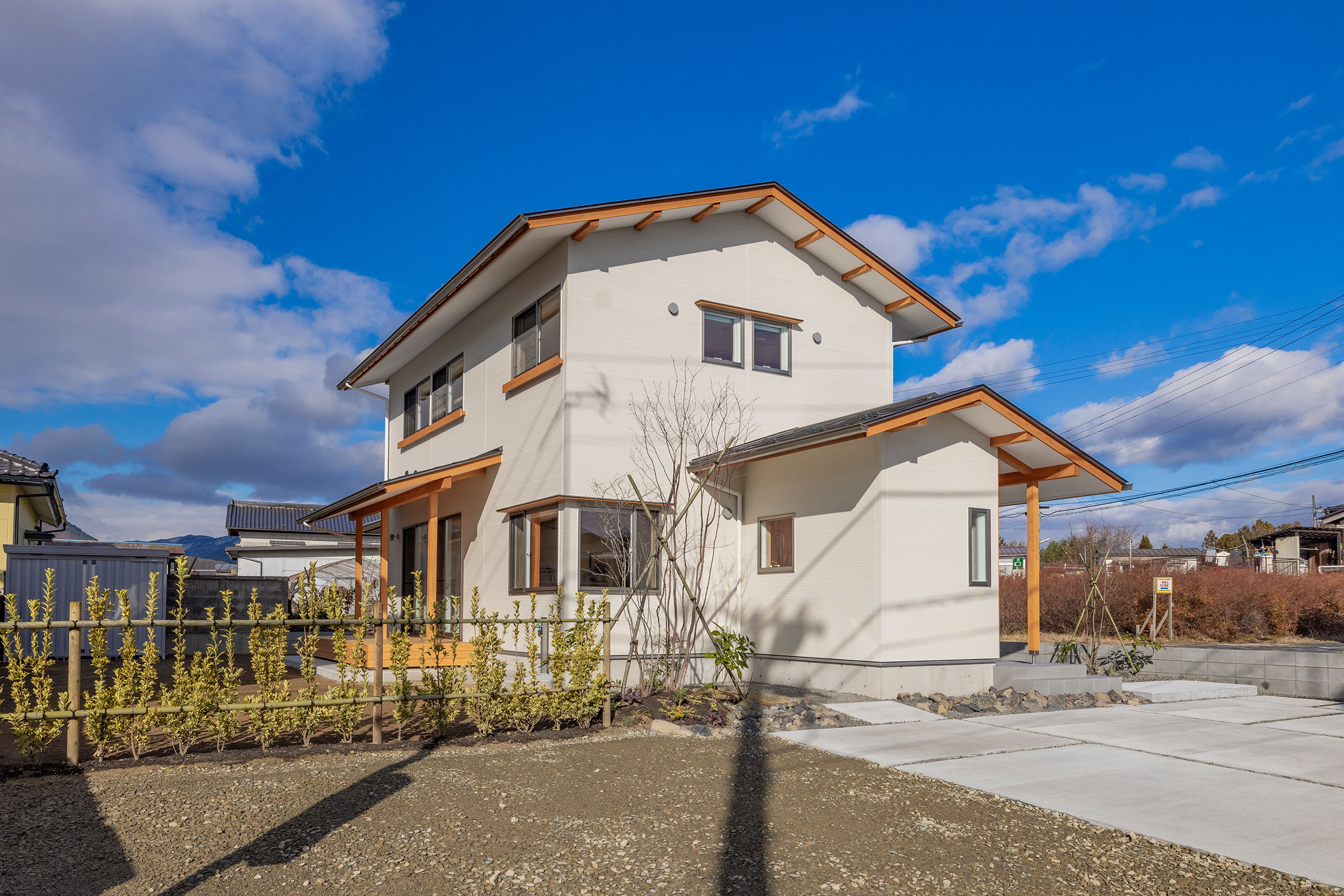 光の移ろいが美しい住まい